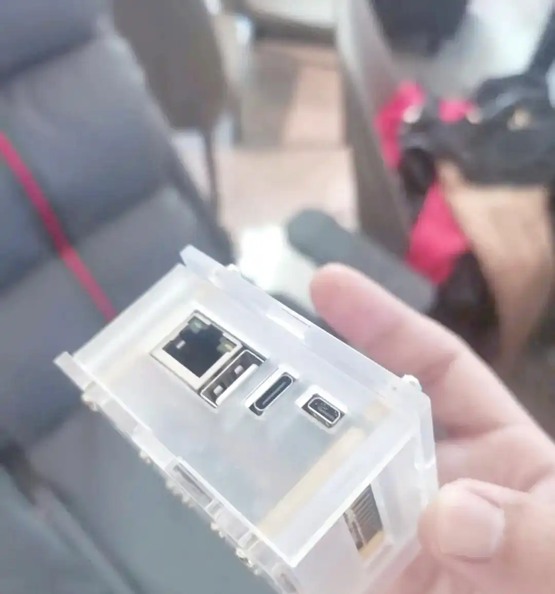 游戏外挂危害法律后果_福建省泉州网警破获外挂牟利案_辅助外挂法律责任