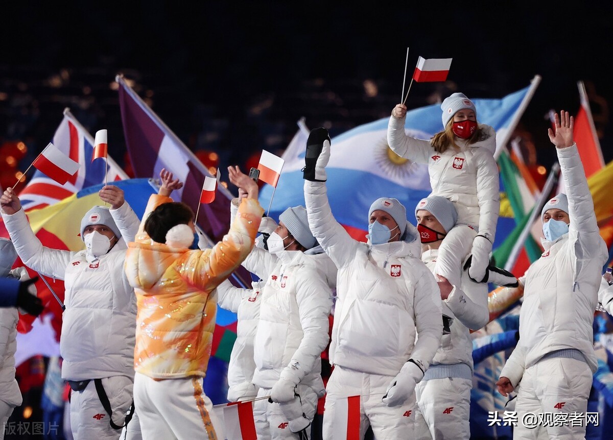 北京冬奥会闭幕式运动员不舍_冬奥会闭幕式_康辉催运动员落座