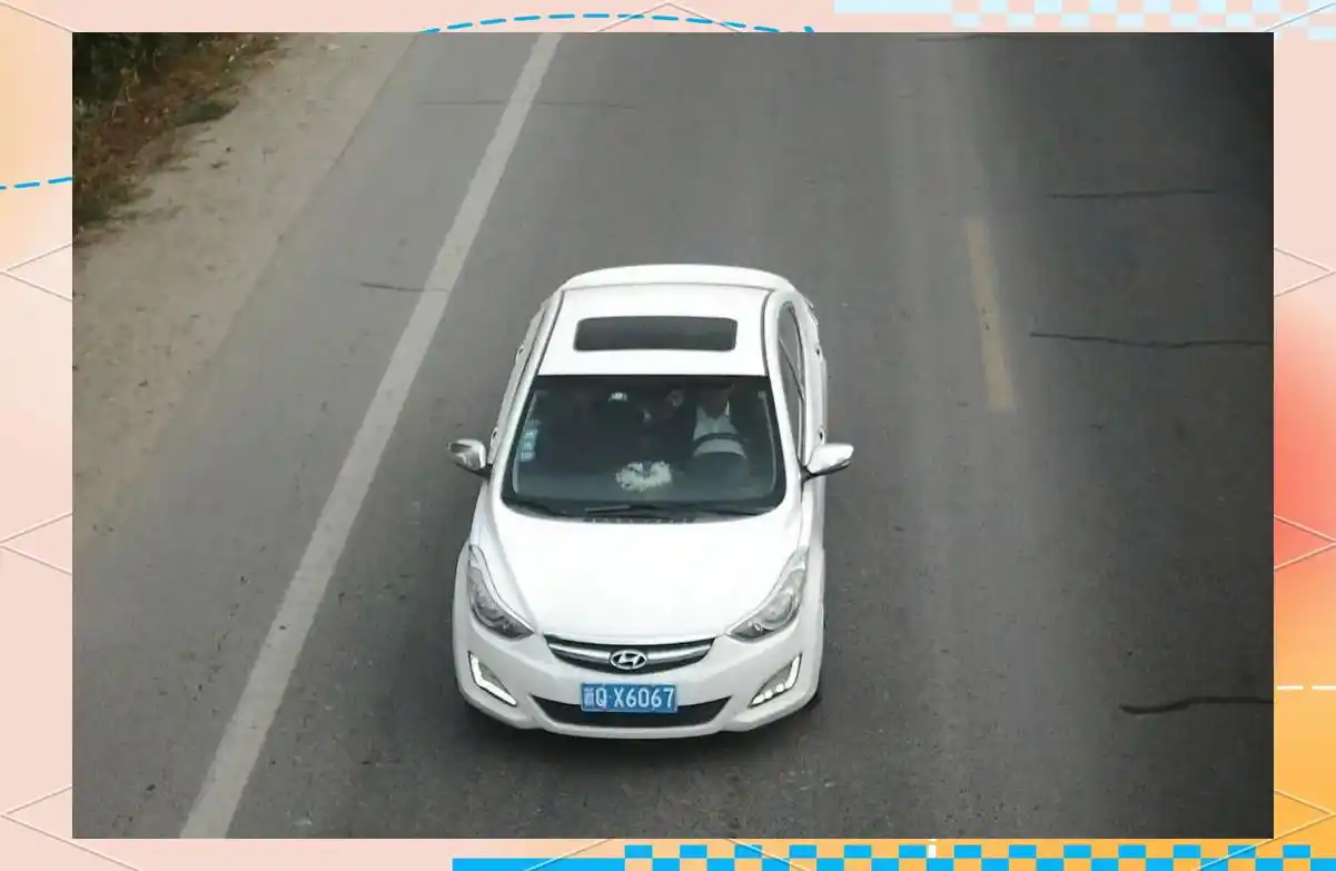 违章警示_未系安全带交通违法案例_交通违法行为曝光案例