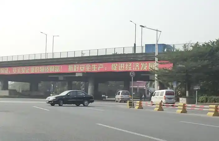 长安一龙路成违章高发区域，这些拍摄点你要小心了